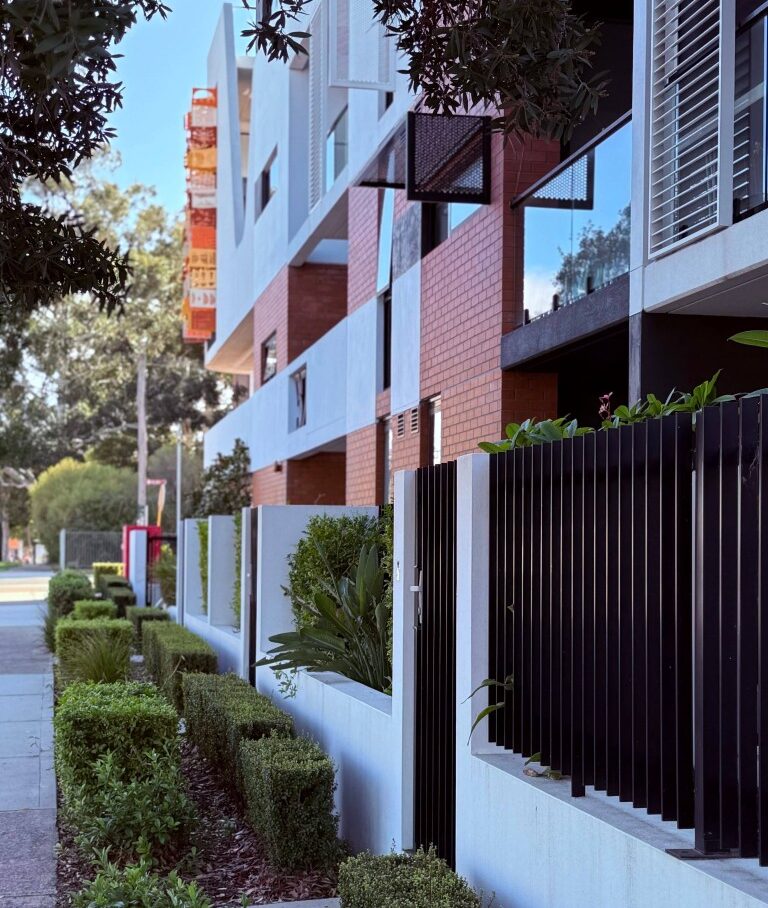 Architectural Contemporary Fencing